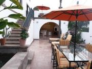 RESIDENCIA CON ALBERCA EN MARFIL