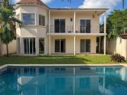 Residencia con alberca y jardín en Lomas Virreyes