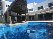 Residencia con Alberca y Palapa en Las Quintas, Canc?n