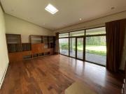 Residencia con alberca y vista al campo de tiro en Metepec