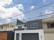 Residencia con Excelentes Acabados e Iluminación Natural...