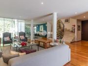 Residencia con finos acabados