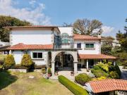 RESIDENCIA CON HERMOSO JARDÍN, SIN VECINOS Y VISTA...