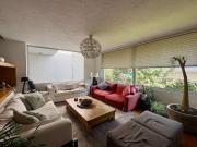 Residencia con jardín en calle cerrada con vigilancia en...