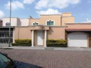 Residencia con Oficina/Consultorio independiente en...