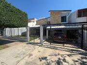 Residencia con Paneles Solares y Alberca en Mérida