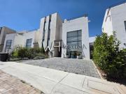 Residencia con Paneles Solares y Terraza en Privada ?...