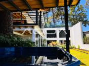 RESIDENCIA CON VISTA AL LAGO EN AVANDARO