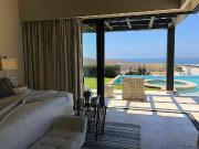 Residencia con vista al mar, estilo hacienda, alberca...