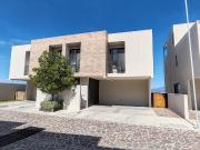 ? RESIDENCIA CON VISTA PANOR?MICA EN VENTA, TIERRA PURA...
