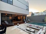 Residencia Contemporánea de Lujo con Alberca y Roof con...