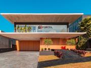 Residência Contemporânea em Condomínio Exclusivo Granja...