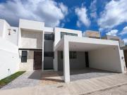 Residencia de 4 habitaciones en Privada con amenidades!...