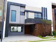 Residencia de 4 rec. en Parque Guanajuato