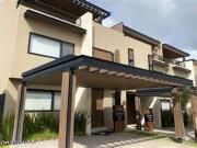 Residencia de 4 recámaras con roof en Lomas del...