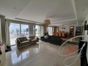 Residência de alto padrão, 722 ms. 5 suites, sala ampla...