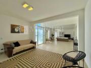 Residência de Alto Padrão com 4 Quartos e Piscina no...