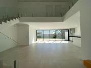 Residência de Alto Padrão com 4 suítes no Alphaville...