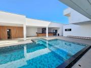 Residência de Alto Padrão em Condomínio Fechado |...