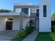 RESIDENCIA DE AUTOR 4 RECAMARAS + ALBERCA EN LUJOSA PRIVADA