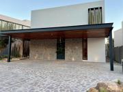 RESIDENCIA DE AUTOR CON ACABADOS PREMIUM ALTOZANO