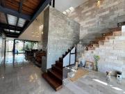 Residencia de Autor en Venta en Cañadas del Lago | 4...