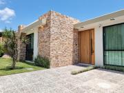 Residencia de lujo amueblada con alberca y vista al lago...