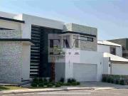 RESIDENCIA DE LUJO AMUEBLADA EN RENTA