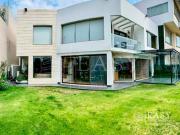 Residencia de lujo con gran estilo y vista en Bosques de...