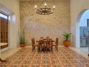 RESIDENCIA DE LUJO DE DOS NIVELES EN EL CENTRO DE MERIDA