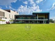 RESIDENCIA DE LUJO EN FRACCIONAMIENTO CON CLUB DE GOLF