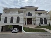 Residencia de Lujo en Fraccionamiento Las Villas