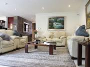 Residencia de Lujo en Privada con Seguridad 24/7 en Venta