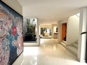 Residencia De Lujo En Venta En Calle Cerrada En Col. Lomas A