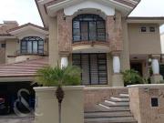 Residencia de lujo en Venta en Puerta de Hierro