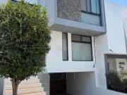 Casa en Venta punto sur 1 con sotano