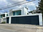 Residencia de lujo en Venta sobre Av. Naciones Unidas,...