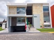 RESIDENCIA DE LUJO EN VENTA – ZONA DORADA DE METEPEC...
