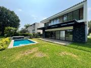 Residencia de Lujo Frente Al Campo de Golf en Paraíso...