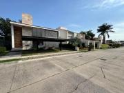 Residencia de lujo frente al campo de golf en Paraíso...