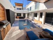 RESIDENCIA DE LUJO TOTALMENTE AMUEBLADA CON ALBERCA,...