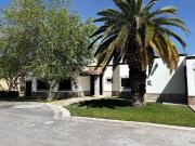 Residencia de Un Nivel con Amplio Jardín y Alberca en...
