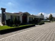 RESIDENCIA DE UN NIVEL EN METEPEC, ESPECTACULAR JARDIN...
