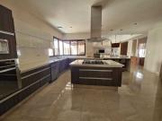 Renta Residencia de una sola planta, Privada en Montecristo