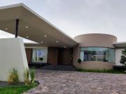 Residencia de una planta en VENTA dentro del Club de...