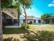 Residencia de una planta en venta, en privada Hacienda...