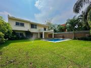 Residencia dentro de Exclusivo Real Las Quintas, 4...