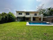 Residencia dentro de Exclusivo Real Las Quintas, 4...