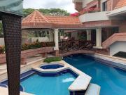 RESIDENCIA ELEGANTE EN LA URBANIZACION UNIORO