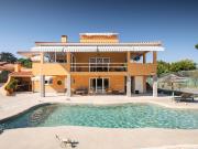 Residência Elegante no Estoril – Um Tributo à Herança...